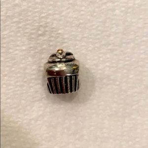 Cupcake pandora bead
